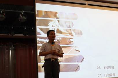 说明: C:\Users\Administrator\Desktop\10.17新生教育照片\10月17日新生教育会\10+-17++--+·+¦+²+ß\+˜+ߦí\tmp_18759f9cbdc1b86de420fdc1369731aa.jpg